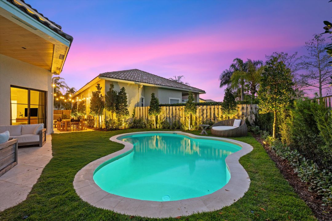 Active With Contract: $2,695,000 (5 beds, 4 baths, 3427 Square Feet)