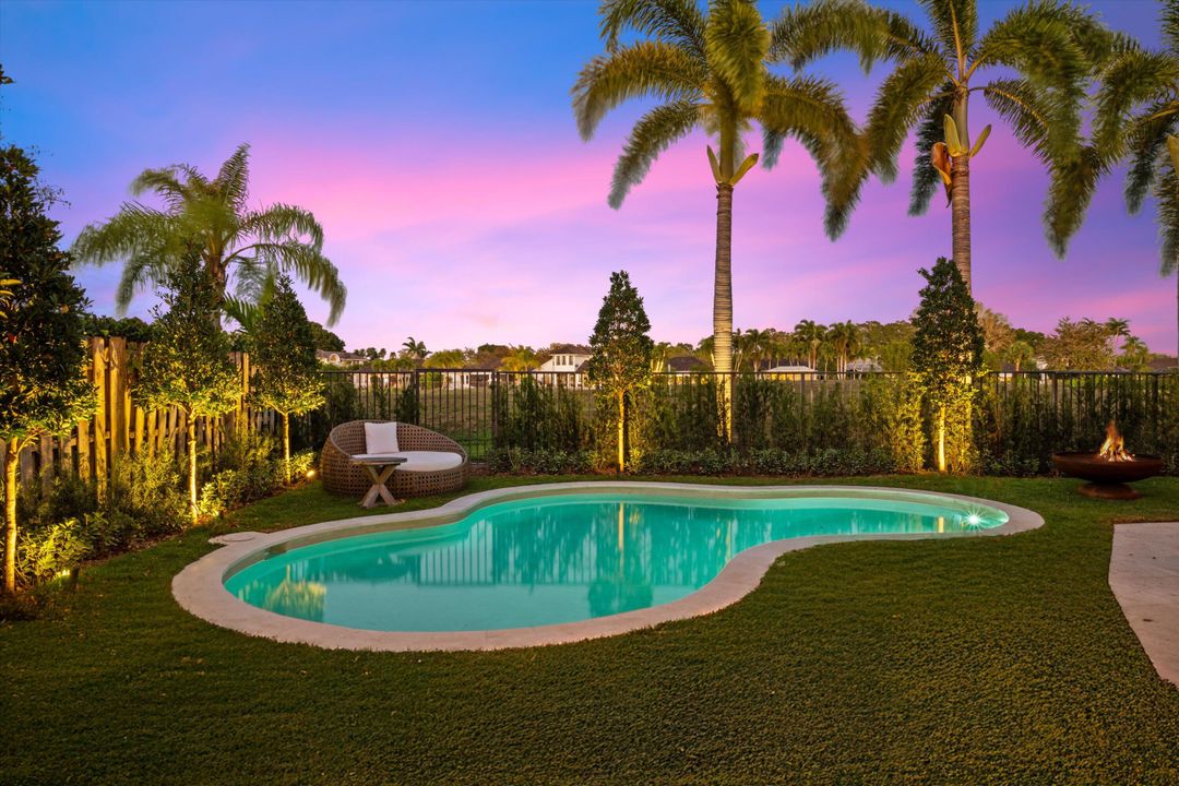 Active With Contract: $2,695,000 (5 beds, 4 baths, 3427 Square Feet)