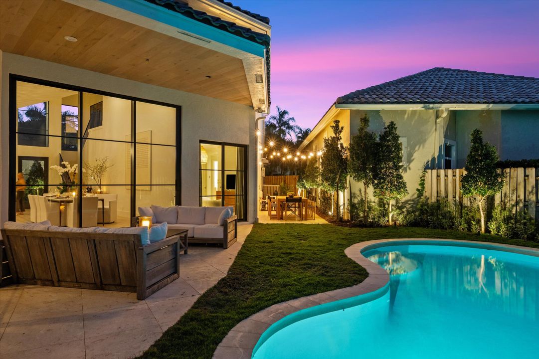 Active With Contract: $2,695,000 (5 beds, 4 baths, 3427 Square Feet)