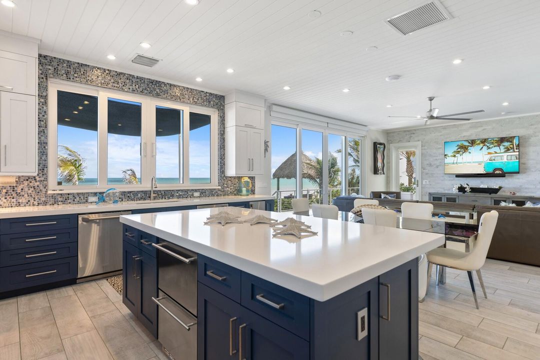 For Sale: $3,995,000 (4 beds, 4 baths, 2822 Square Feet)