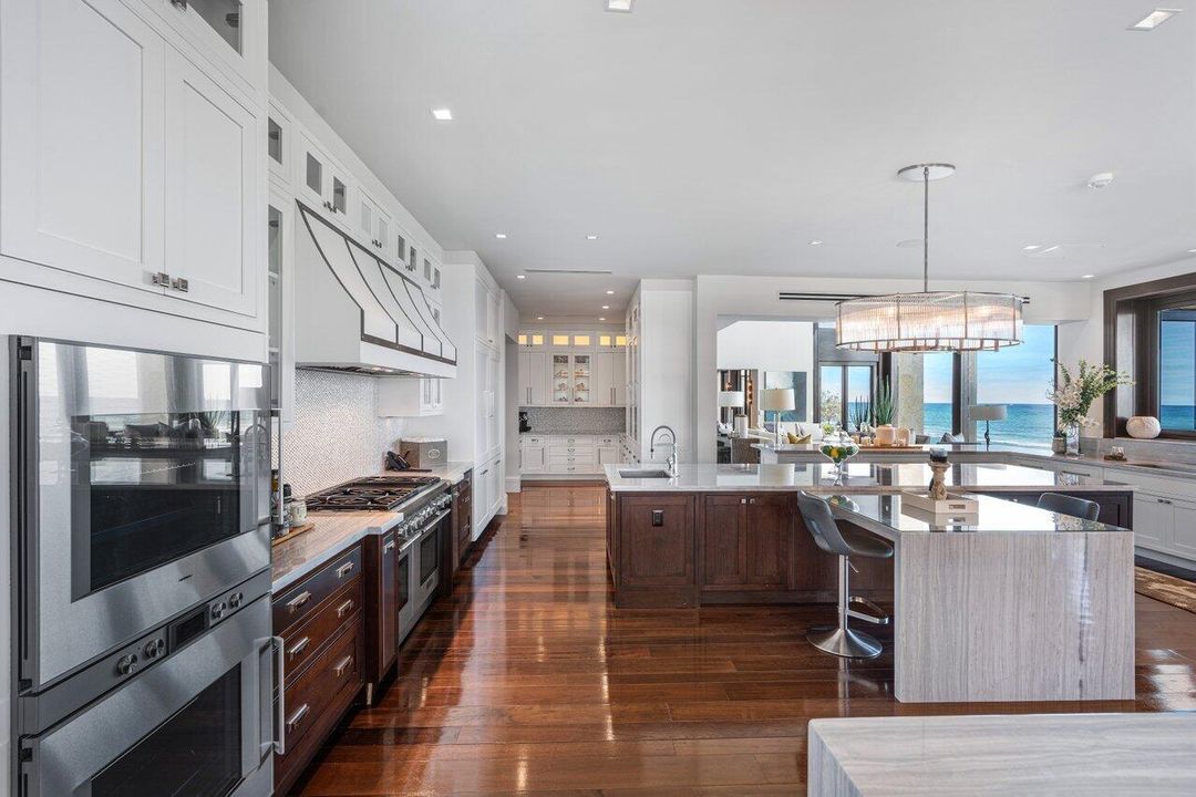 待售: $150,000,000 (9 贝兹, 11 浴室, 29485 平方英尺)