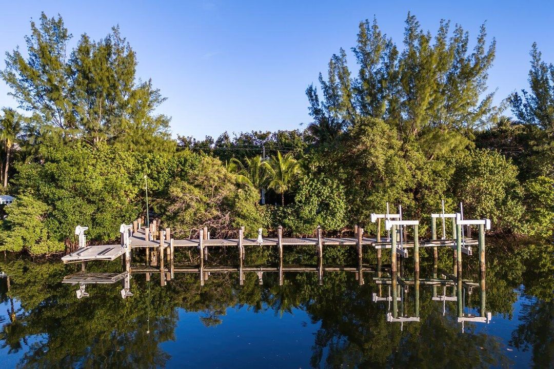 待售: $150,000,000 (9 贝兹, 11 浴室, 29485 平方英尺)