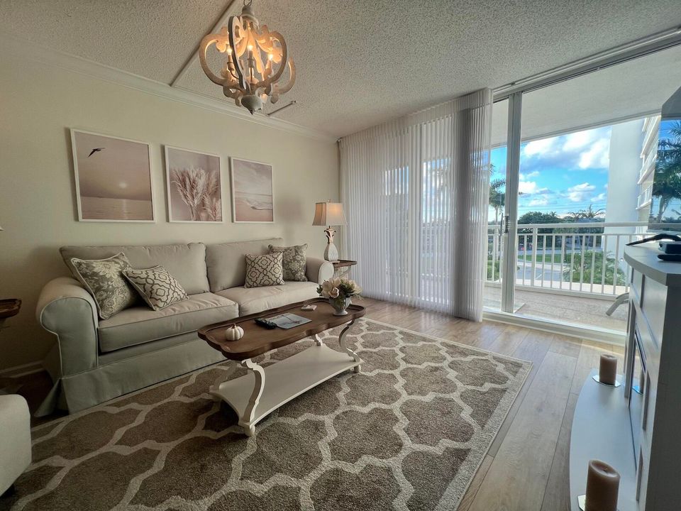 Active With Contract: $6,500 (2 beds, 2 baths, 1224 Square Feet)