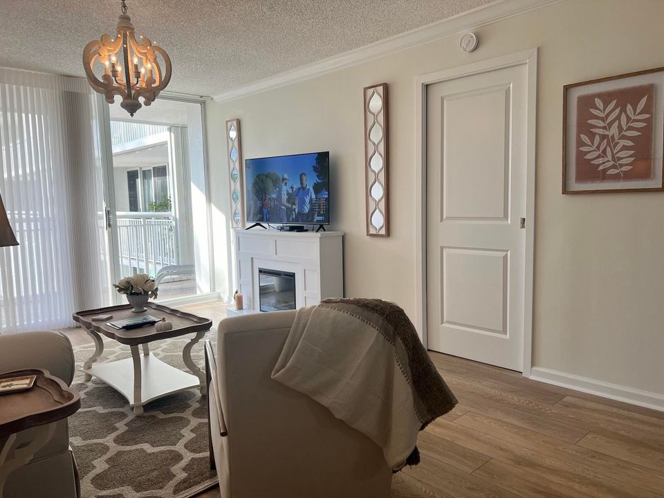 Active With Contract: $6,500 (2 beds, 2 baths, 1224 Square Feet)