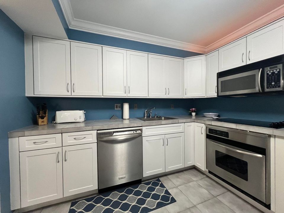 Active With Contract: $6,500 (2 beds, 2 baths, 1224 Square Feet)