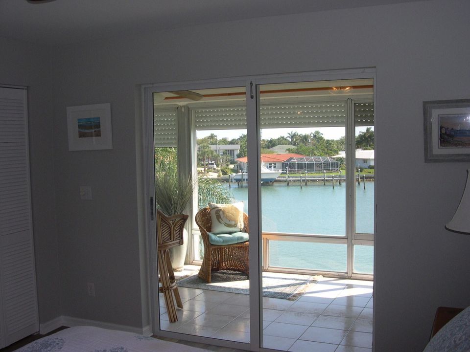 Под контрактом: $310,000 (2 спален, 2 ванн, 1316 Квадратных фут)