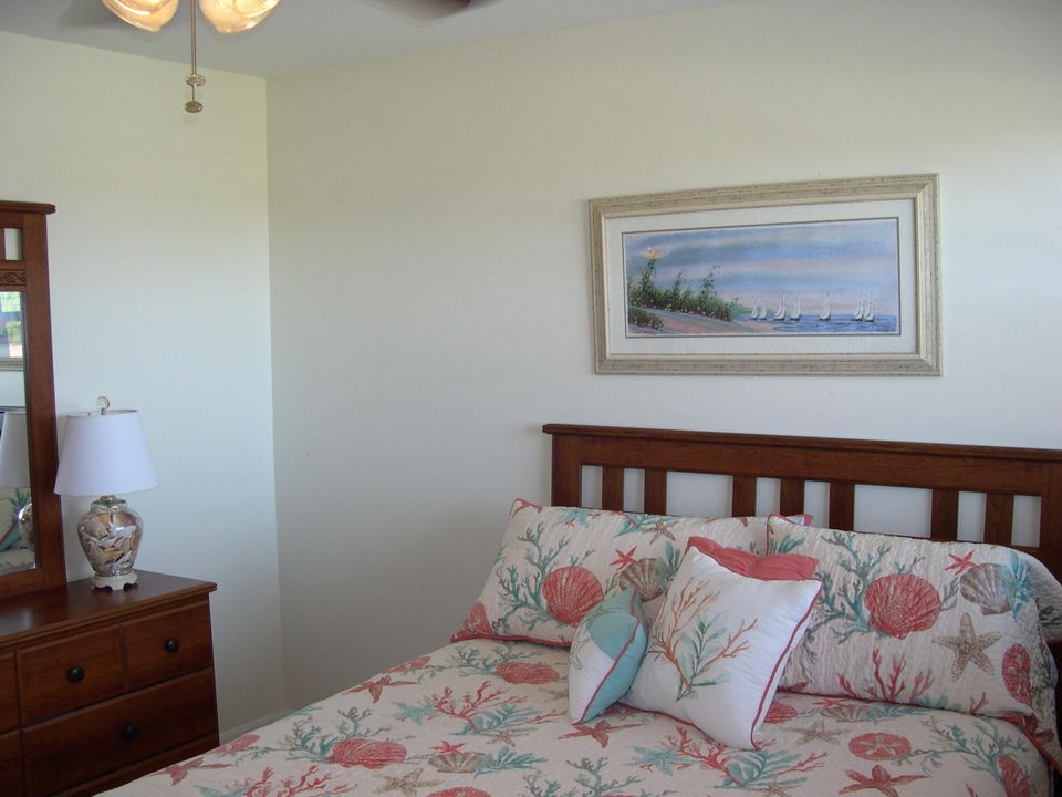 Под контрактом: $310,000 (2 спален, 2 ванн, 1316 Квадратных фут)