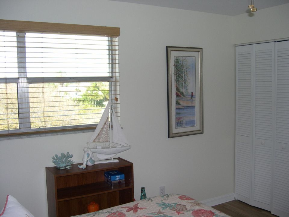 Под контрактом: $310,000 (2 спален, 2 ванн, 1316 Квадратных фут)