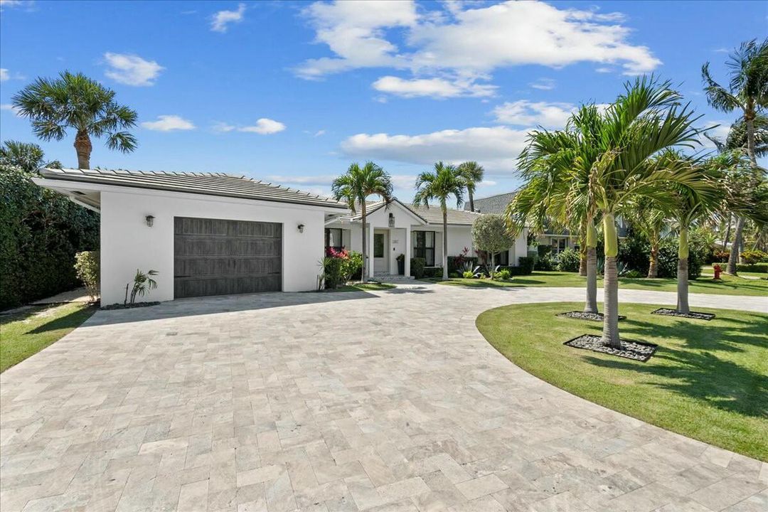 For Sale: $4,249,000 (4 beds, 4 baths, 2645 Square Feet)