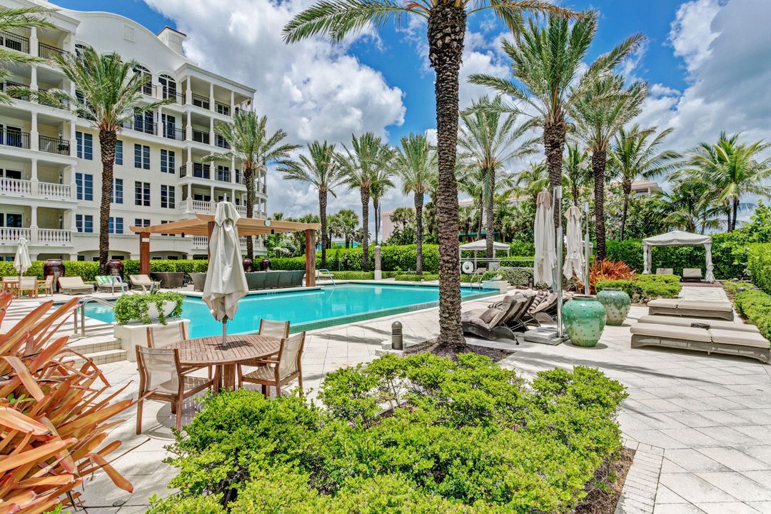 合同活跃: $15,000 (3 贝兹, 2 浴室, 2104 平方英尺)