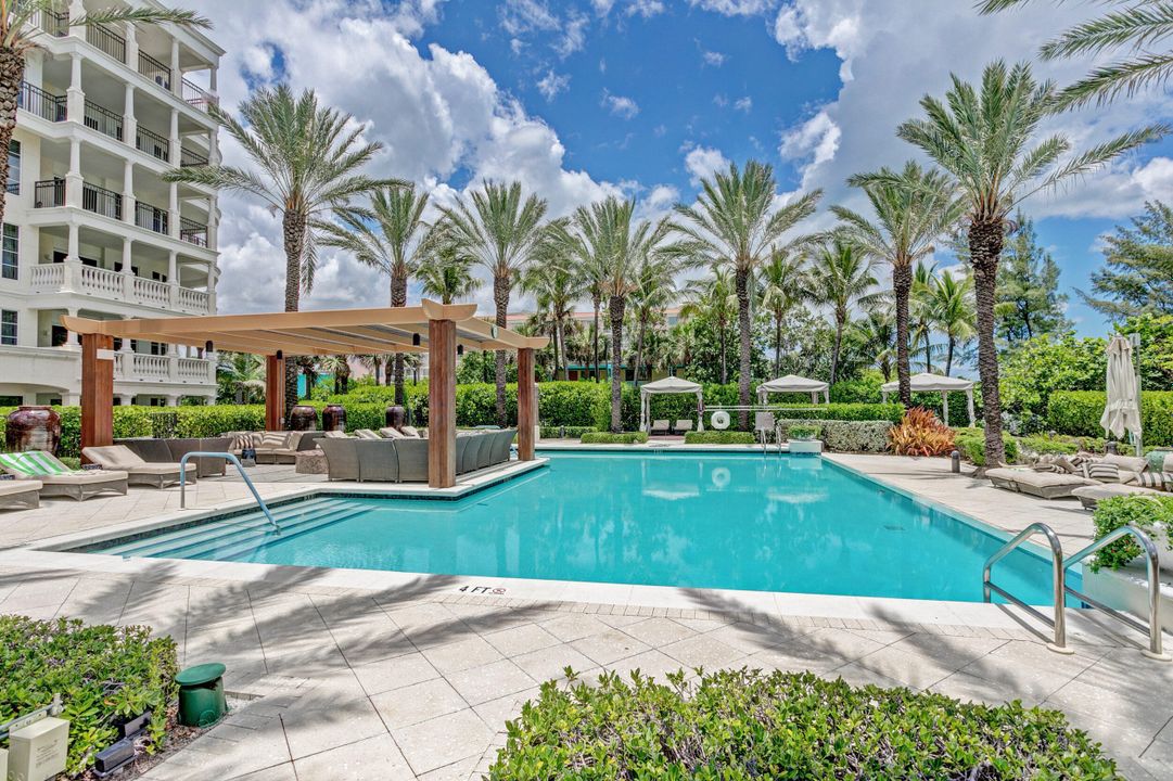 合同活跃: $15,000 (3 贝兹, 2 浴室, 2104 平方英尺)