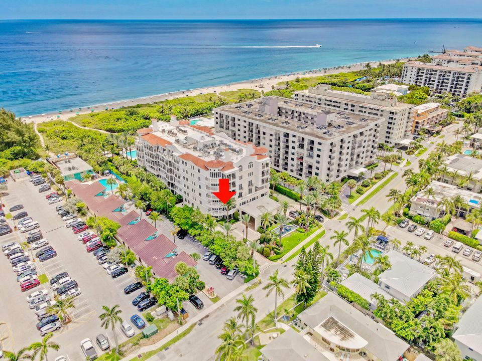 合同活跃: $15,000 (3 贝兹, 2 浴室, 2104 平方英尺)