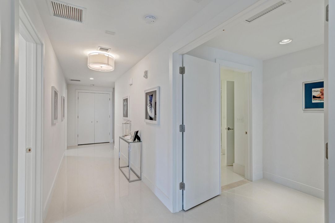 合同活跃: $15,000 (3 贝兹, 2 浴室, 2104 平方英尺)