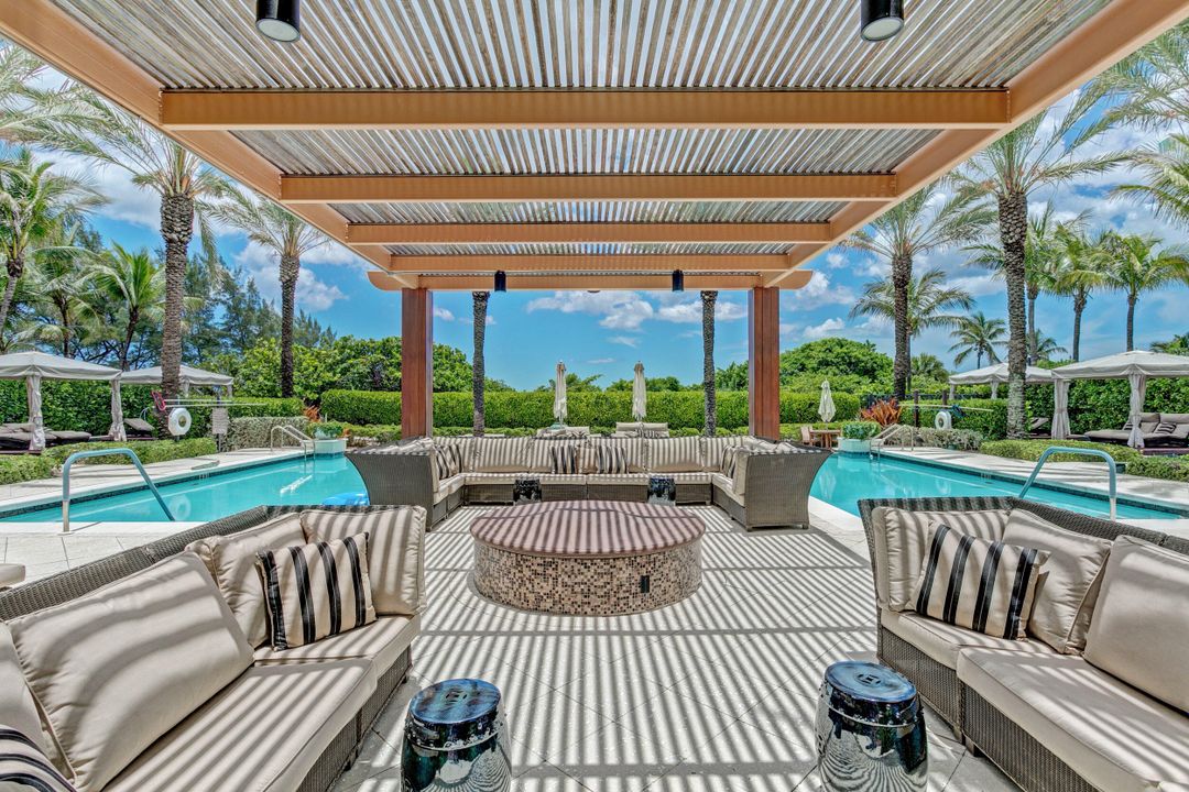 合同活跃: $15,000 (3 贝兹, 2 浴室, 2104 平方英尺)