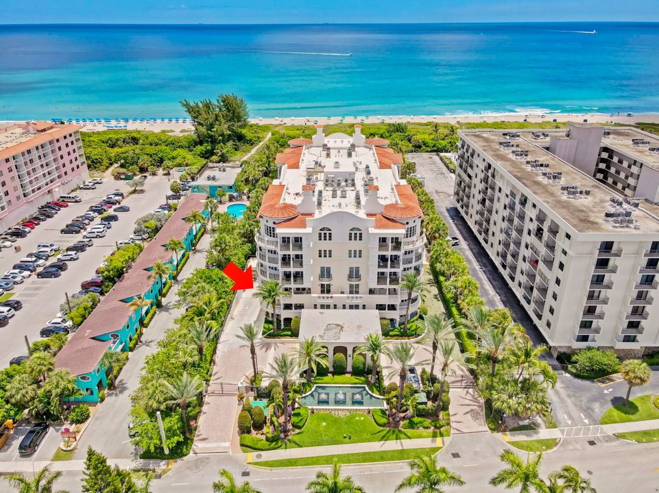 合同活跃: $15,000 (3 贝兹, 2 浴室, 2104 平方英尺)