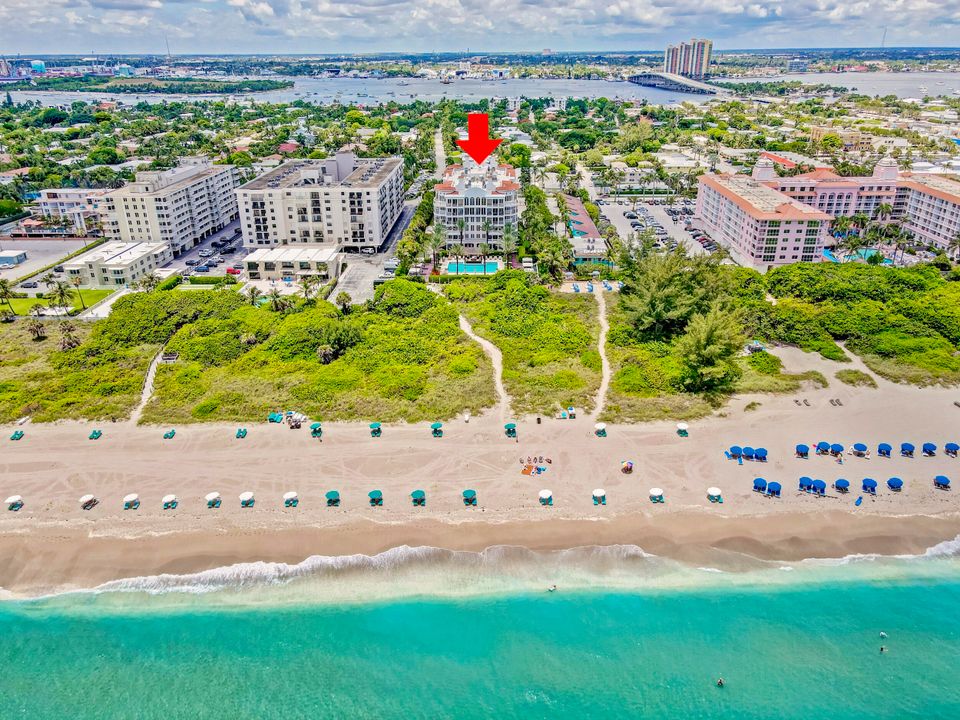 合同活跃: $15,000 (3 贝兹, 2 浴室, 2104 平方英尺)