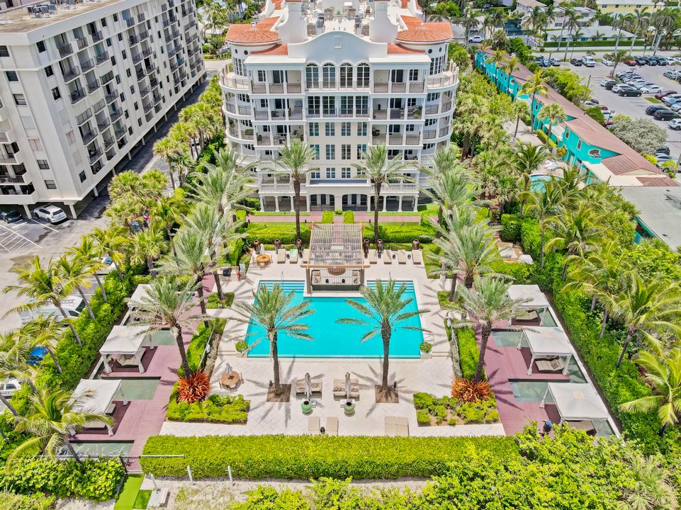 合同活跃: $15,000 (3 贝兹, 2 浴室, 2104 平方英尺)