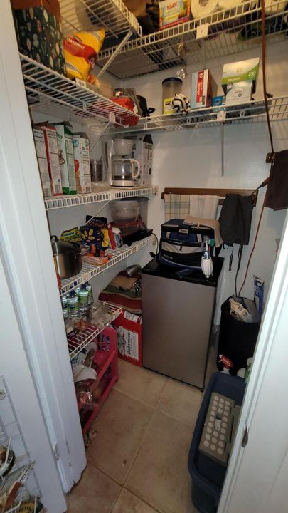 待售: $79,000 (1 贝兹, 1 浴室, 570 平方英尺)