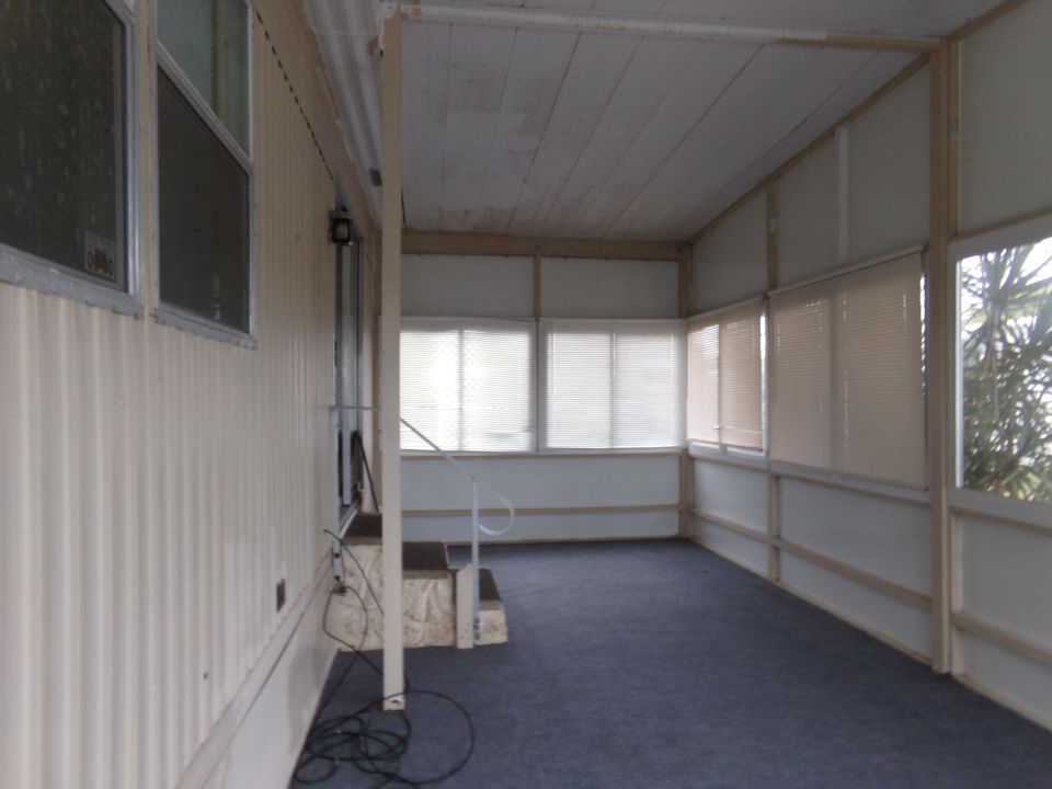 Active With Contract: $129,000 (2 beds, 2 baths, 1248 Square Feet)