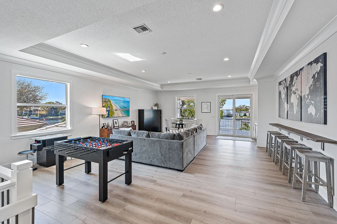 На продажу: $8,950,000 (4 спален, 5 ванн, 4316 Квадратных фут)