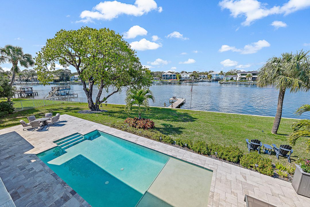 На продажу: $8,950,000 (4 спален, 5 ванн, 4316 Квадратных фут)