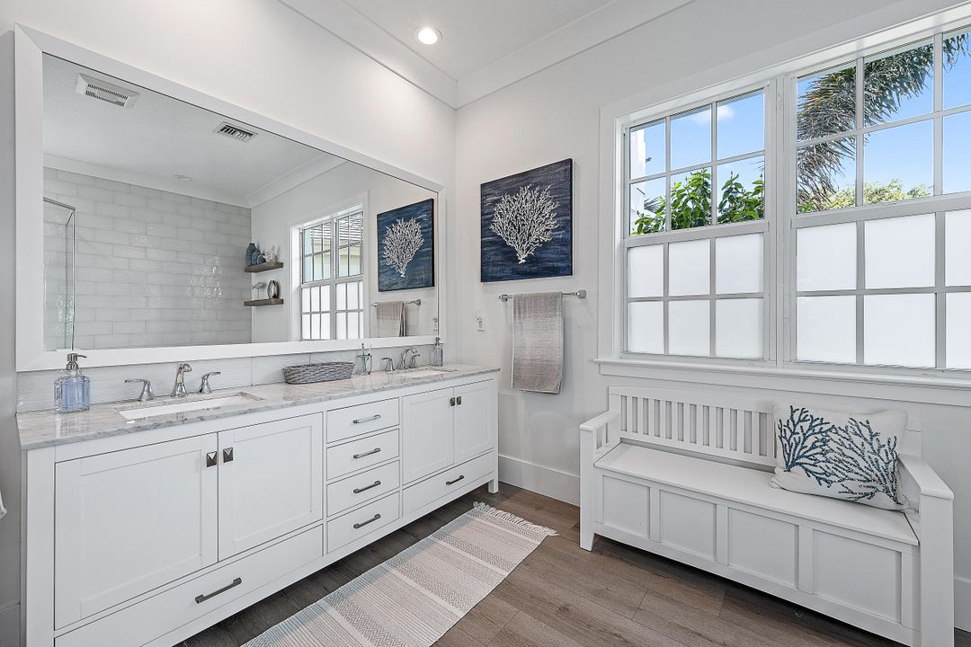 На продажу: $8,950,000 (4 спален, 5 ванн, 4316 Квадратных фут)