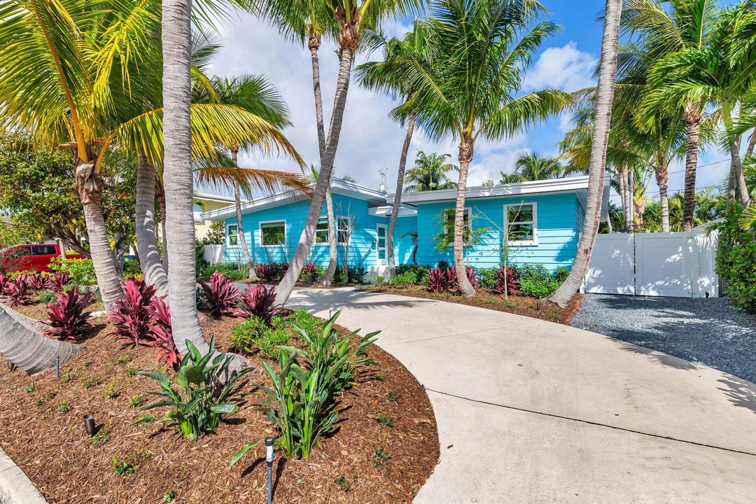 For Rent: $11,000 (4 beds, 3 baths, 2066 Square Feet)