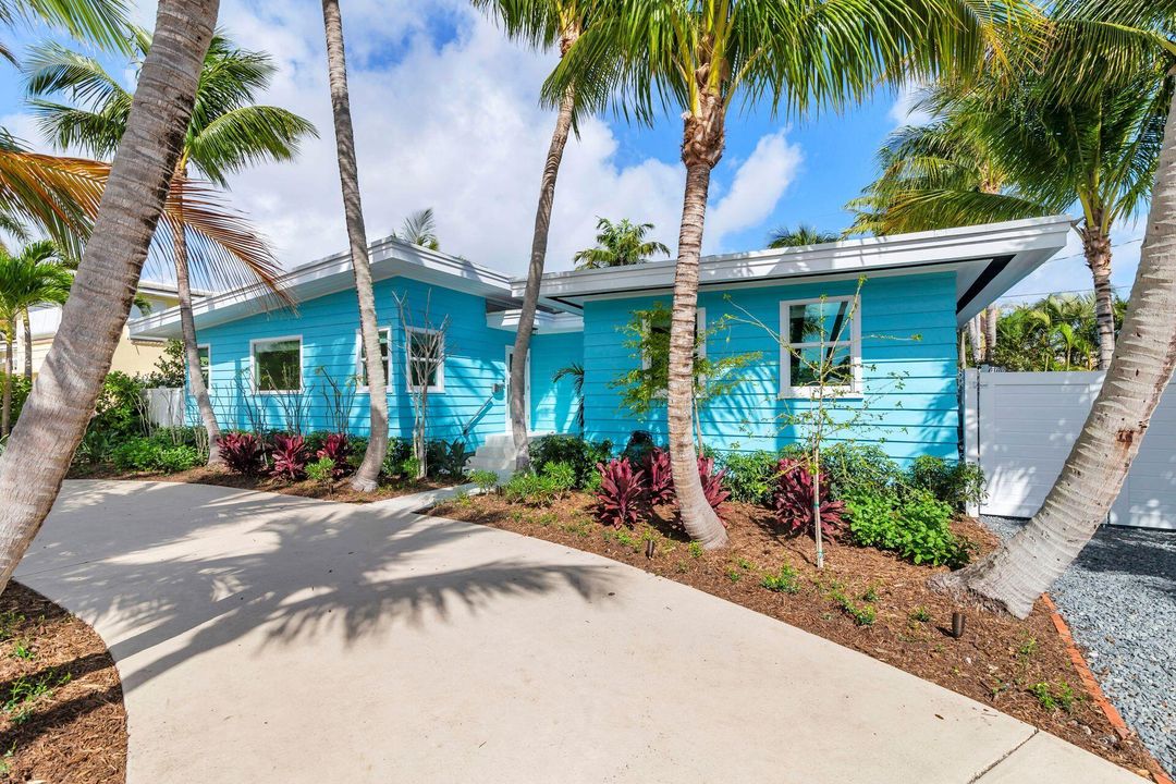 For Rent: $11,000 (4 beds, 3 baths, 2066 Square Feet)