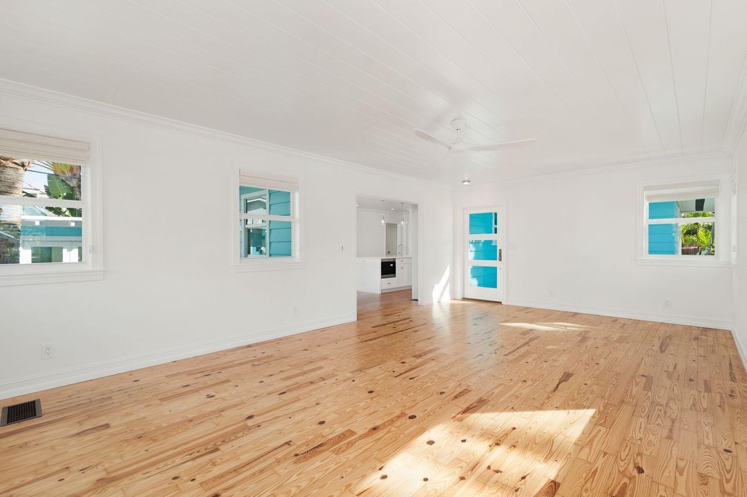 For Rent: $11,000 (4 beds, 3 baths, 2066 Square Feet)