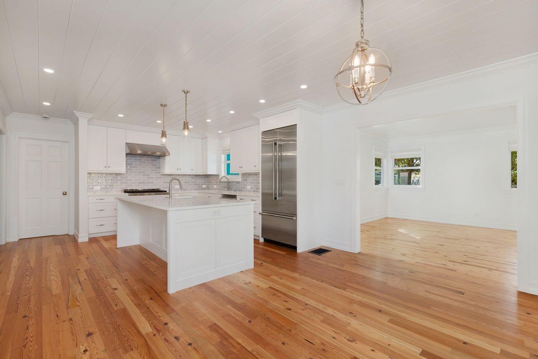 For Rent: $11,000 (4 beds, 3 baths, 2066 Square Feet)