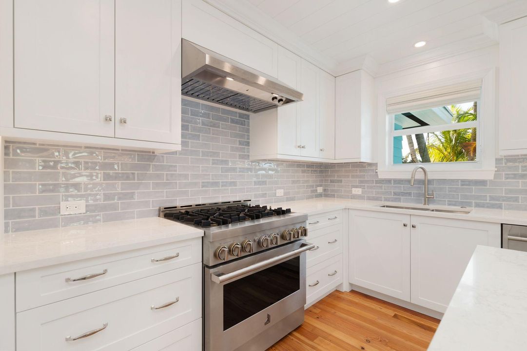 For Rent: $11,000 (4 beds, 3 baths, 2066 Square Feet)