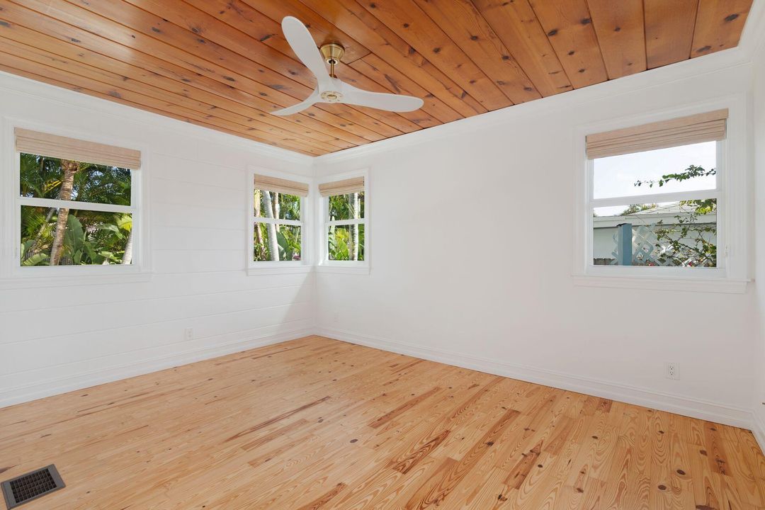 For Rent: $11,000 (4 beds, 3 baths, 2066 Square Feet)