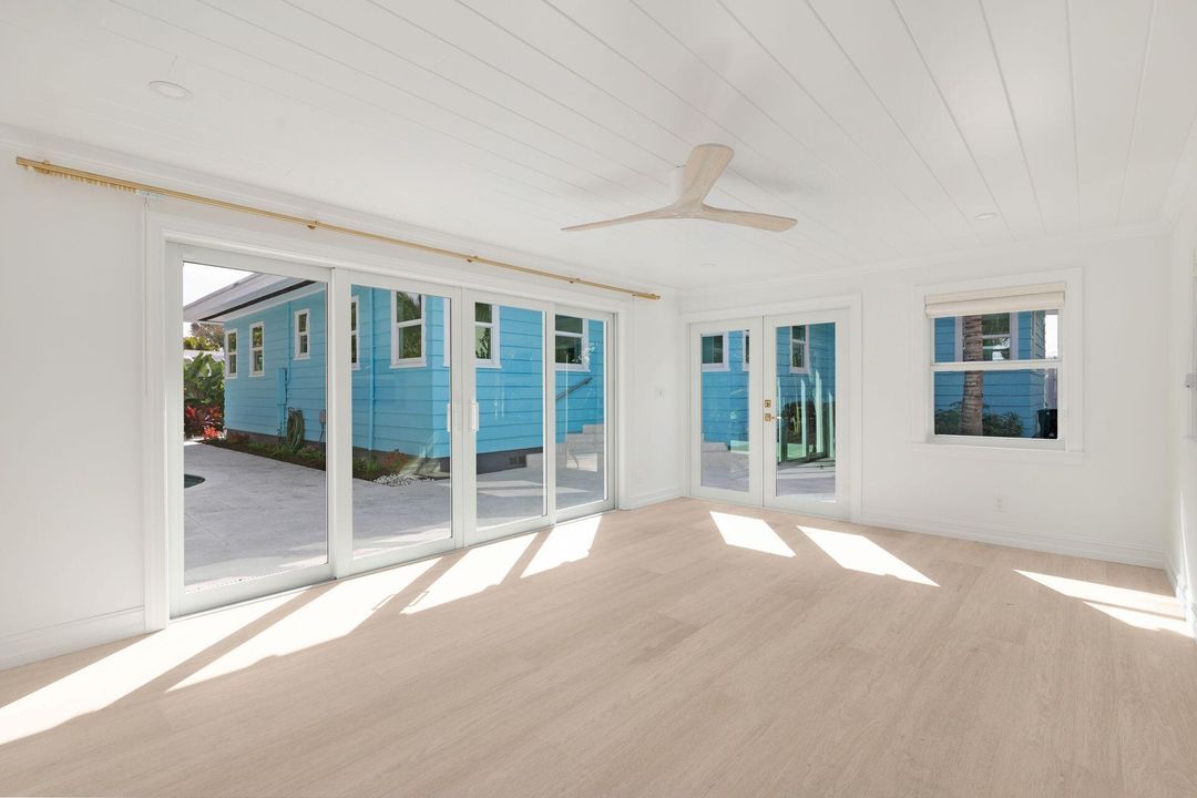 For Rent: $11,000 (4 beds, 3 baths, 2066 Square Feet)