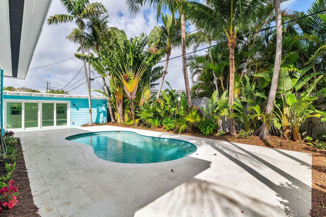 For Rent: $11,000 (4 beds, 3 baths, 2066 Square Feet)