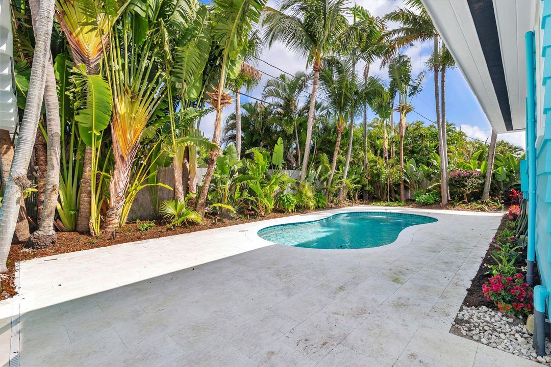 For Rent: $11,000 (4 beds, 3 baths, 2066 Square Feet)