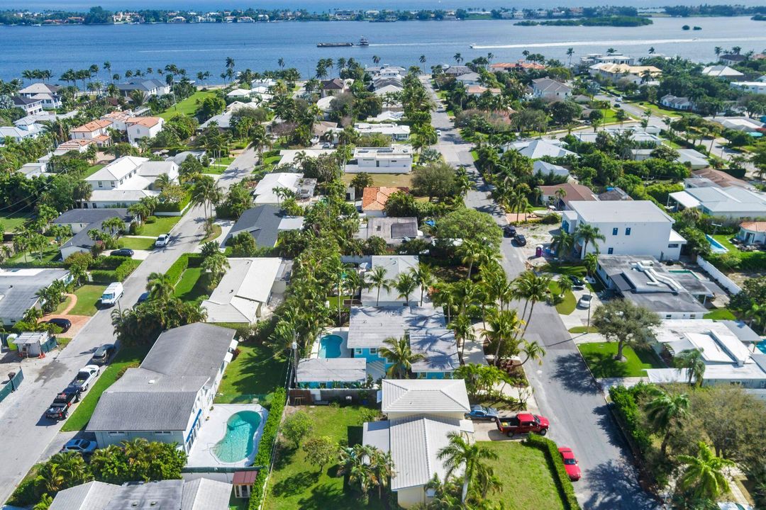 For Rent: $11,000 (4 beds, 3 baths, 2066 Square Feet)