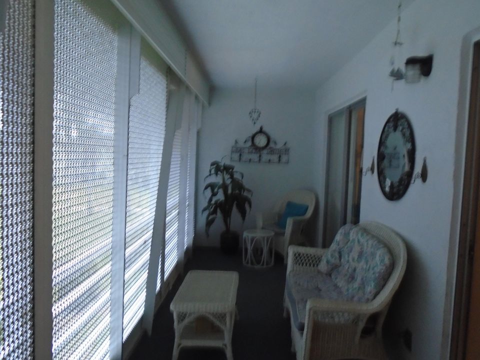 Active With Contract: $89,000 (2 beds, 1 baths, 874 Square Feet)