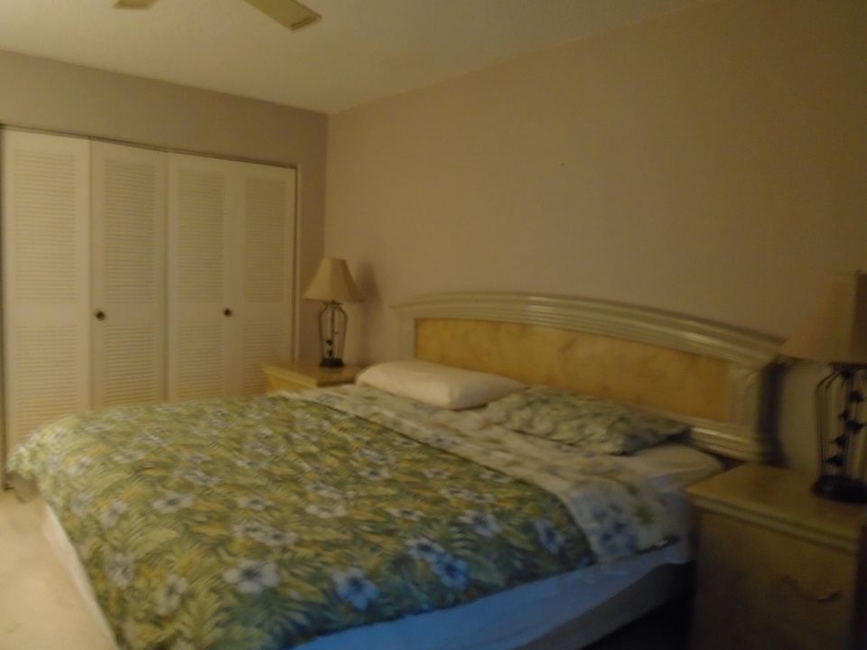 Active With Contract: $89,000 (2 beds, 1 baths, 874 Square Feet)