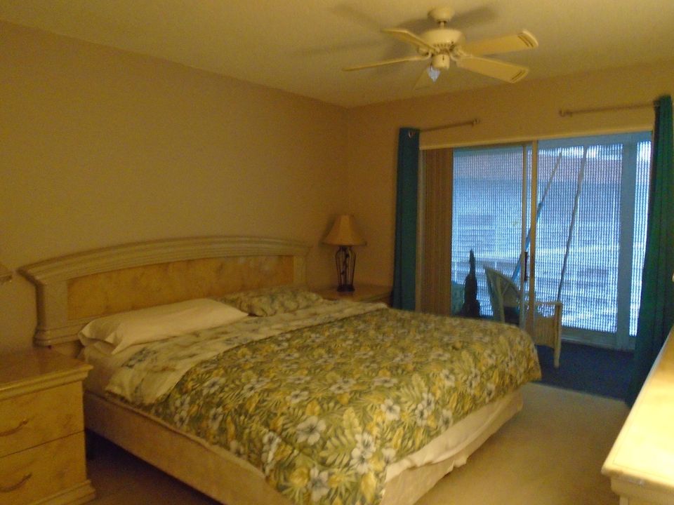 Active With Contract: $89,000 (2 beds, 1 baths, 874 Square Feet)