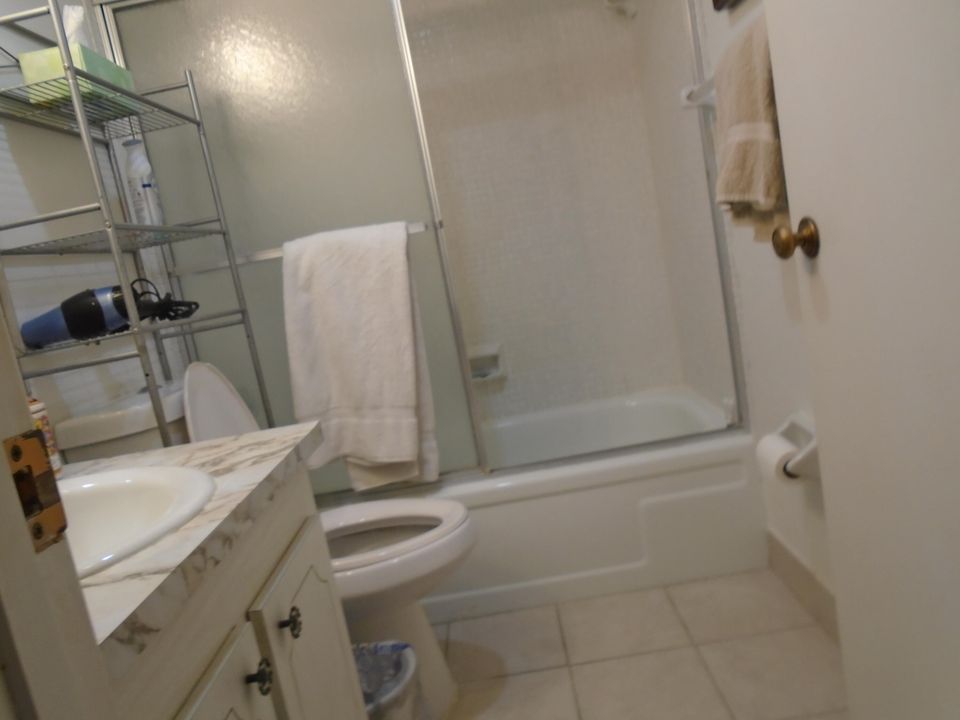 Active With Contract: $89,000 (2 beds, 1 baths, 874 Square Feet)