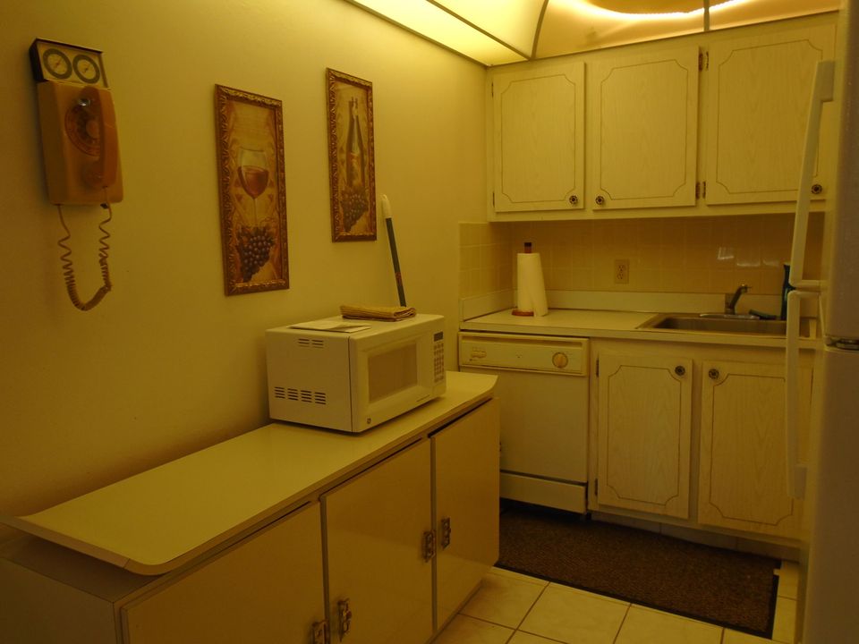 Active With Contract: $89,000 (2 beds, 1 baths, 874 Square Feet)
