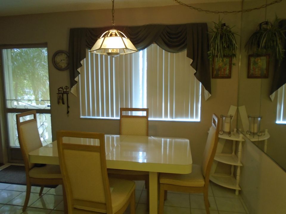 Active With Contract: $89,000 (2 beds, 1 baths, 874 Square Feet)