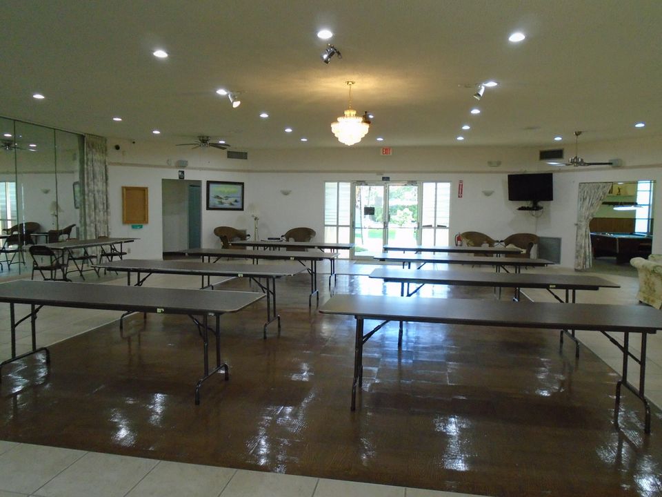 Active With Contract: $89,000 (2 beds, 1 baths, 874 Square Feet)