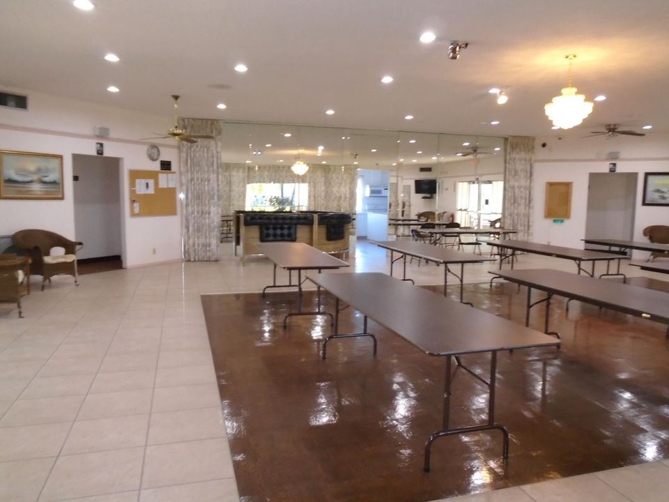 Active With Contract: $89,000 (2 beds, 1 baths, 874 Square Feet)