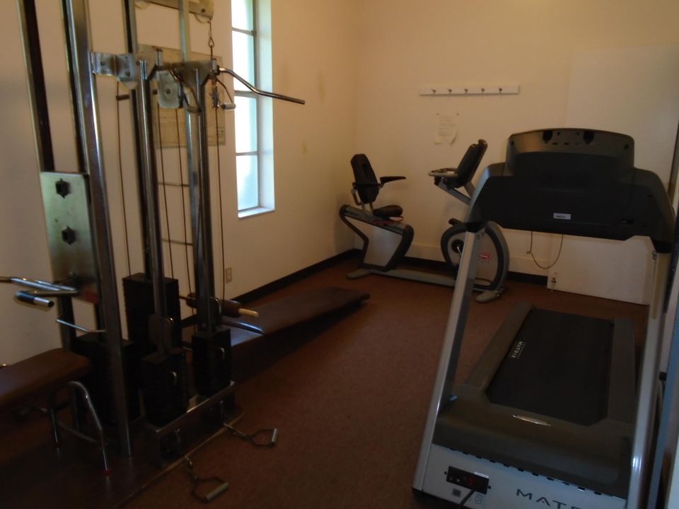 Active With Contract: $89,000 (2 beds, 1 baths, 874 Square Feet)