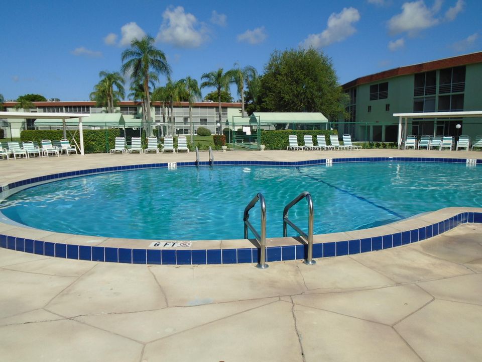 Active With Contract: $89,000 (2 beds, 1 baths, 874 Square Feet)