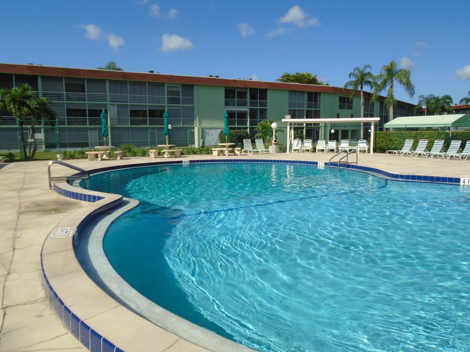 Active With Contract: $89,000 (2 beds, 1 baths, 874 Square Feet)