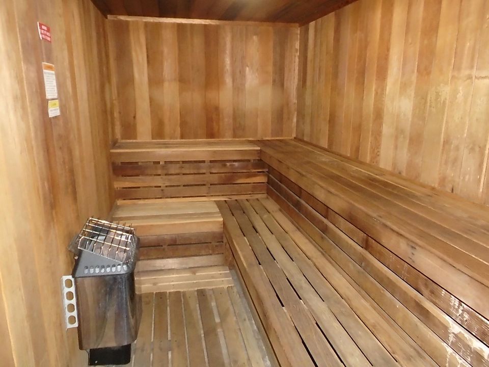 Active With Contract: $89,000 (2 beds, 1 baths, 874 Square Feet)