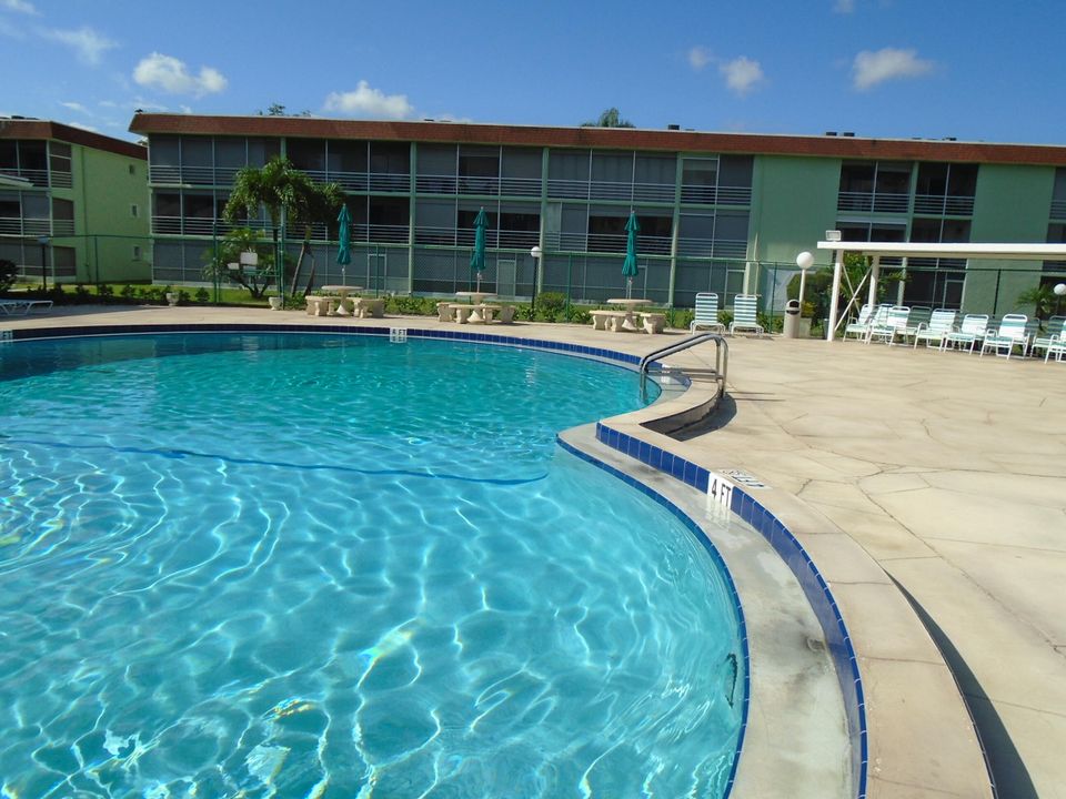 Active With Contract: $89,000 (2 beds, 1 baths, 874 Square Feet)