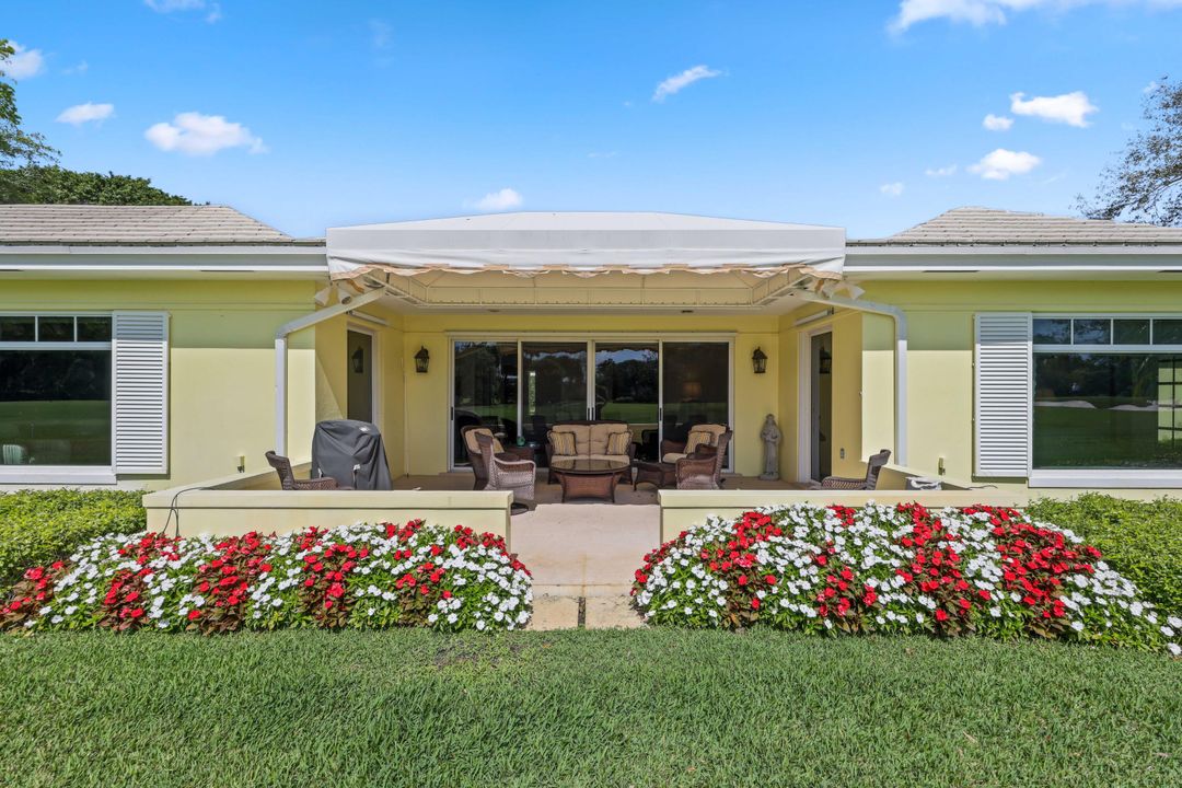 Active With Contract: $2,795,000 (4 beds, 3 baths, 3992 Square Feet)